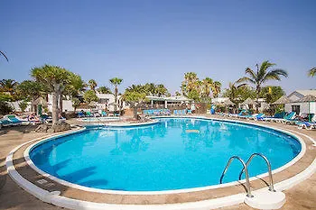 Ona Brisas Apartahotel 3*